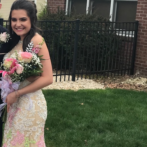 Meet your Posher, Makenzie - Picture 2 of 2